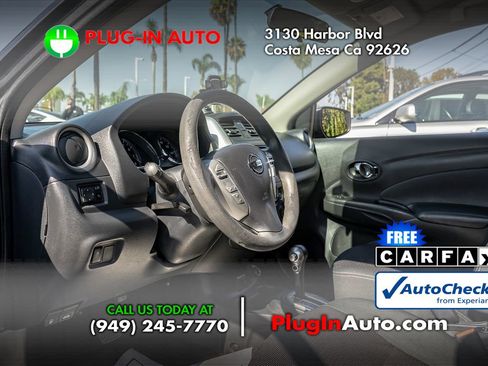 Used 2017 Nissan Versa SV image 5