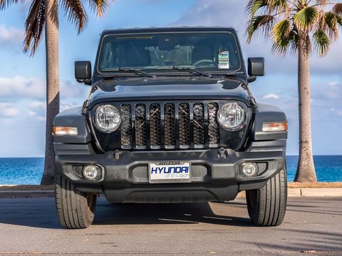 Used 2024 Jeep Wrangler Unlimited Sport AWD/4WD image 3
