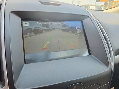 Used 2018 Ford Edge SEL w/ Equipment Group 201A FWD image 22