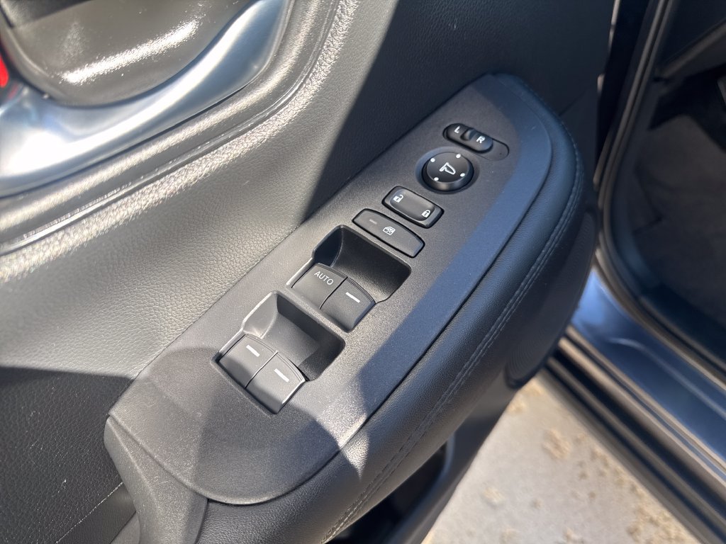 Used 2024 Honda HR-V LX image 11