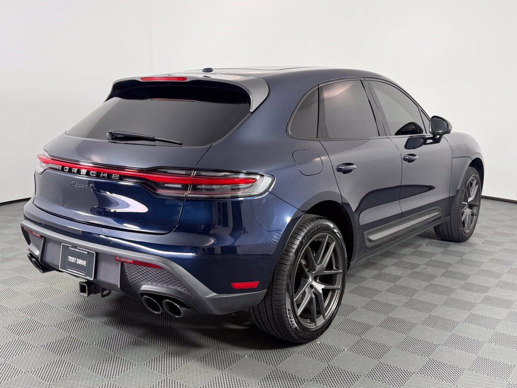 Certified 2023 Porsche Macan Turbo AWD/4WD image 7
