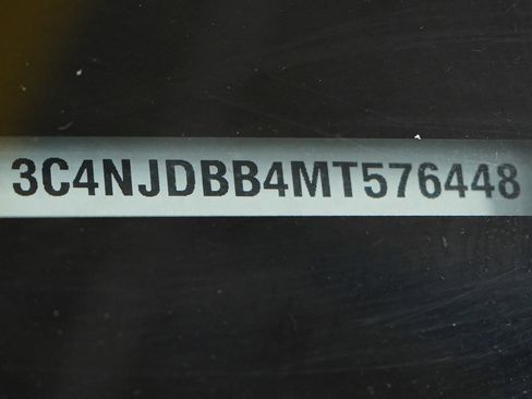 Used 2021 Jeep Compass Latitude image 31