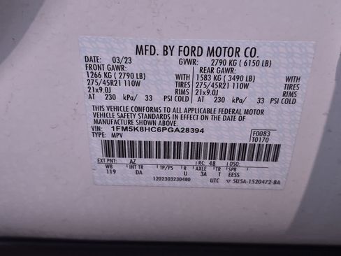Used 2023 Ford Explorer Platinum w/ Technology Package AWD/4WD image 38