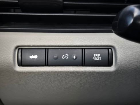 Used 2024 Nissan Altima 2.5 SV FWD image 26