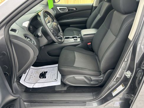 Used 2018 Nissan Pathfinder S image 9