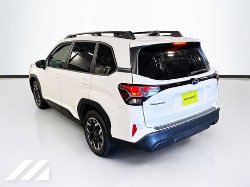 Used 2026 Subaru Forester Premium AWD/4WD image 7