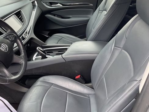 Used 2019 Buick Enclave Essence image 6