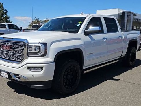 Used 2018 GMC Sierra 1500 Denali w/ Denali Ultimate Package image 4