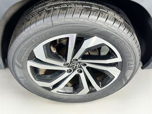 Used 2022 Volkswagen Atlas SEL image 32