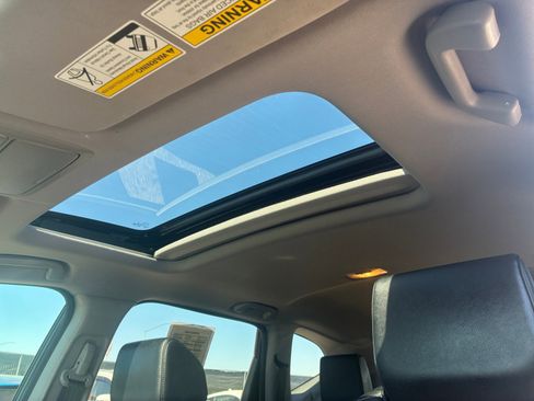 Used 2020 Honda CR-V Touring image 32