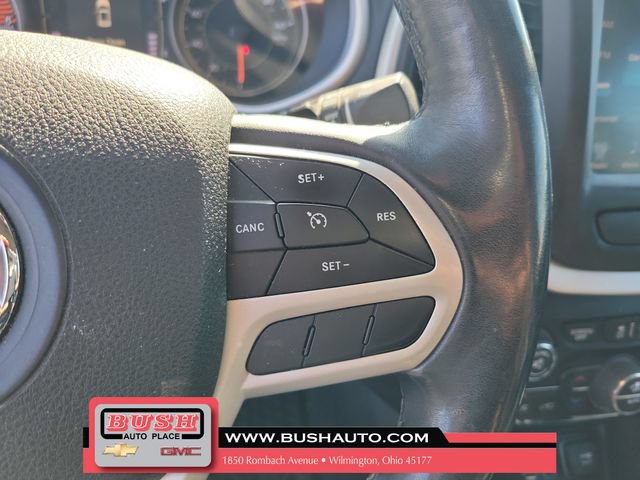 Used 2018 Jeep Cherokee Latitude Plus w/ Comfort/Convenience Group AWD/4WD image 25