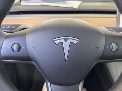 Used 2025 Tesla Model Y Long Range AWD/4WD image 14