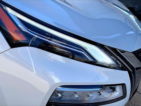 Used 2023 Nissan Rogue Platinum w/ Platinum Premium Package image 26