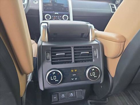 Certified 2025 Land Rover Discovery Dynamic SE AWD/4WD image 22