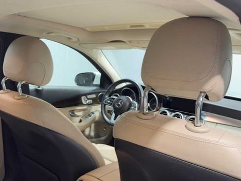 Used 2019 Mercedes-Benz C 300 Sedan w/ Premium Package image 16
