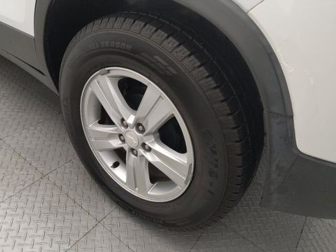 Used 2020 Chevrolet Trax LS w/ Tint and Cruise Package FWD image 31