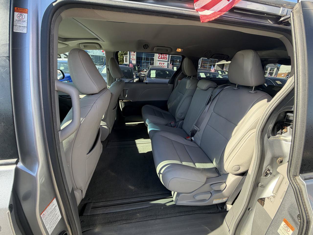 Used 2017 Toyota Sienna XLE w/ XLE Navigation Package FWD image 23