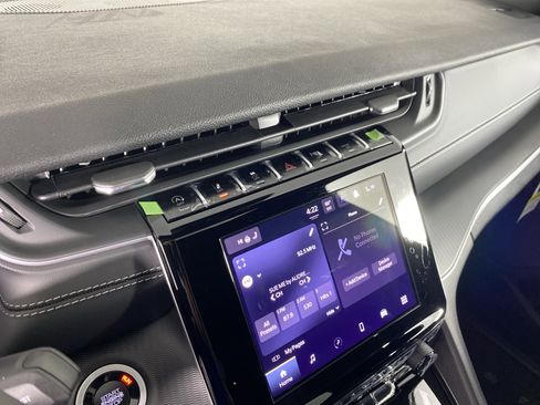 New 2025 Jeep Grand Cherokee L Altitude image 26