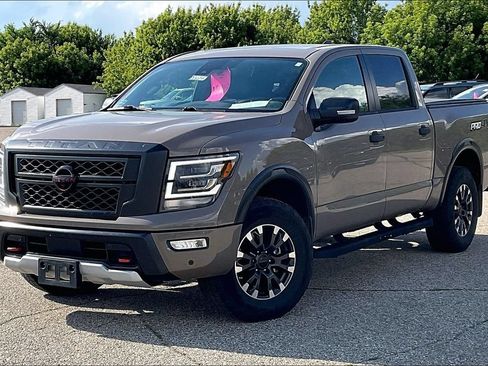 Used 2024 Nissan Titan PRO-4X w/ Pro-4x Convenience Package AWD/4WD image 2