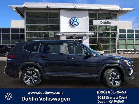 Used 2024 Volkswagen Atlas SE AWD/4WD image 3