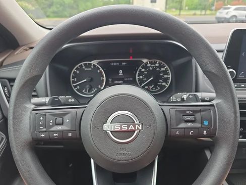 Used 2023 Nissan Rogue SV AWD/4WD image 15