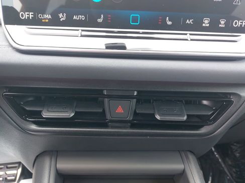 New 2026 Volkswagen Tiguan SE R-Line AWD/4WD image 17