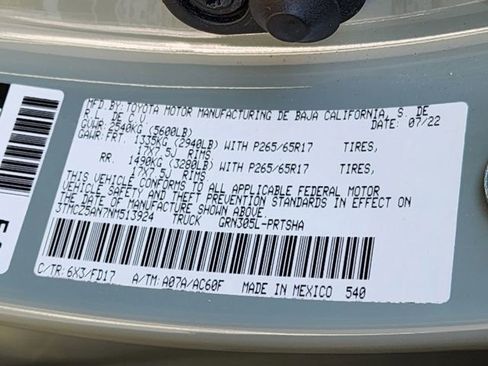 Used 2022 Toyota Tacoma TRD Sport w/ Technology Package image 32