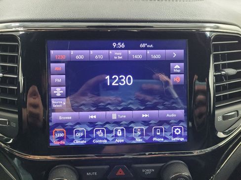Used 2020 Jeep Grand Cherokee High Altitude AWD/4WD image 25