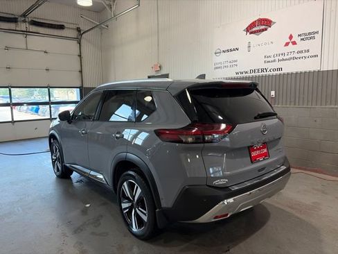 Certified 2022 Nissan Rogue Platinum w/ Head-Up Display Package AWD/4WD image 3
