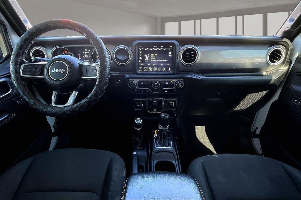 Used 2021 Jeep Wrangler Unlimited Sahara w/ Uconnect 4C Nav & Sound Group AWD/4WD image 16