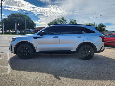 Used 2021 Kia Sorento SX FWD image 2