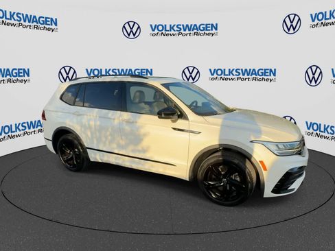 Used 2023 Volkswagen Tiguan SE R-Line FWD image 9