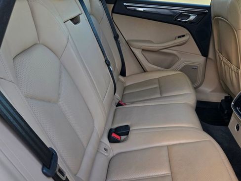 Used 2020 Porsche Macan S image 45