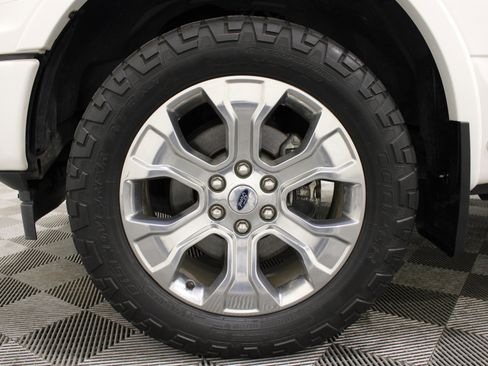 Used 2019 Ford F150 Platinum w/ Equipment Group 701A Luxury AWD/4WD image 34