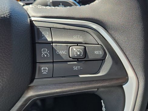 New 2025 Jeep Grand Cherokee L Limited w/ Black Appearance Package image 28