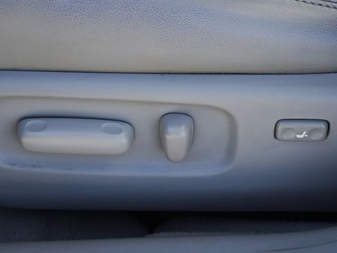 Used 2011 Toyota Avalon FWD image 17