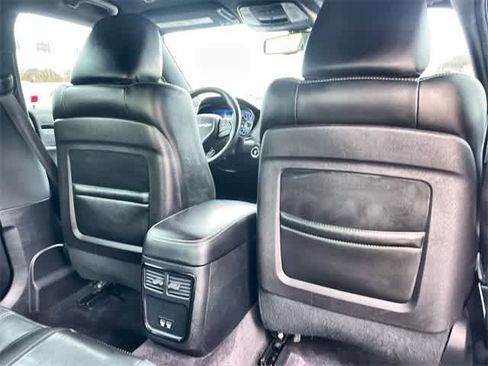 Used 2018 Chrysler 300 S image 13