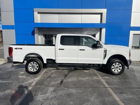 Used 2024 Ford F250 XLT w/ Snow Plow Prep Package image 3