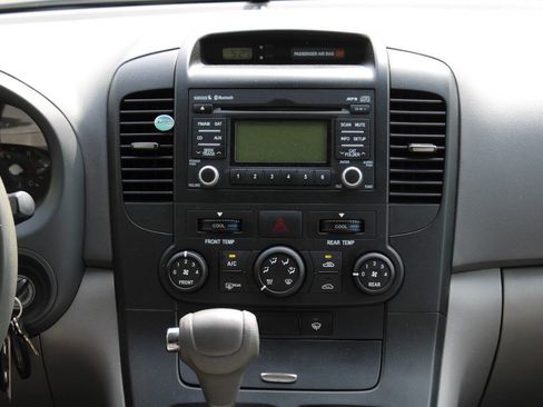 Used 2012 Kia Sedona LX w/ PWR Pkg FWD image 31