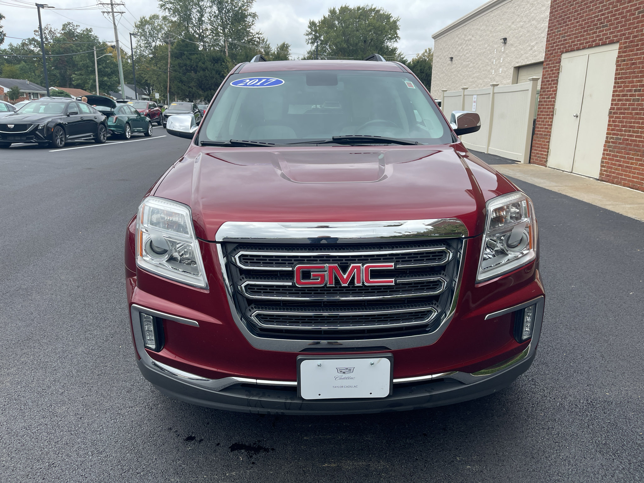 Used 2017 GMC Terrain SLT w/ Open Road Package FWD image 2