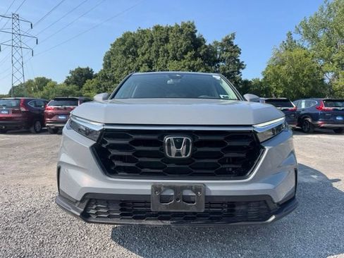 Used 2024 Honda CR-V EX image 2