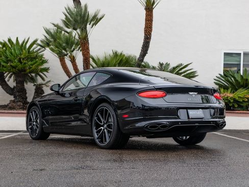 Used 2024 Bentley Continental GT image 3
