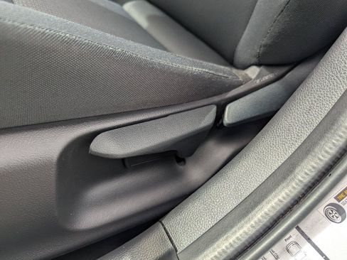 Used 2025 Toyota Prius LE FWD image 26