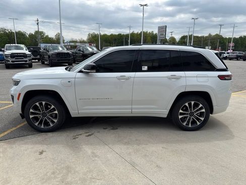 Used 2022 Jeep Grand Cherokee Overland AWD/4WD image 10