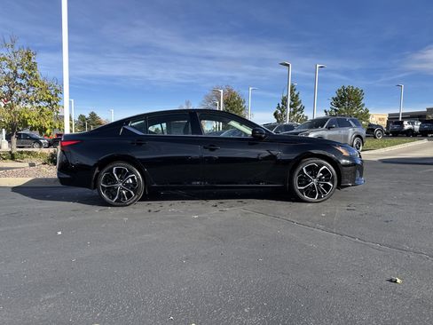 New 2025 Nissan Altima 2.5 SR image 2