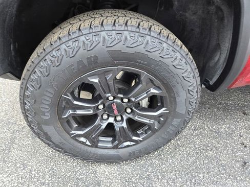 New 2025 GMC Canyon Elevation w/ Convenience Package image 29