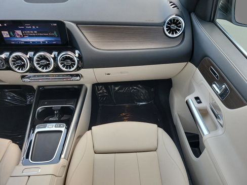 Certified 2025 Mercedes-Benz GLA 250 4MATIC image 18