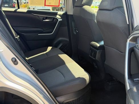 Used 2022 Toyota RAV4 XLE w/ Convenience Package AWD/4WD image 19