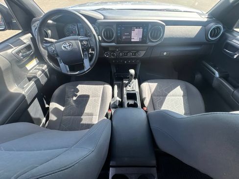 Used 2019 Toyota Tacoma TRD Off-Road w/ Technology Package AWD/4WD image 21