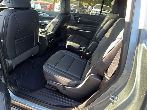 New 2026 Chevrolet Traverse LT w/ Sun and Wheel Package image 17